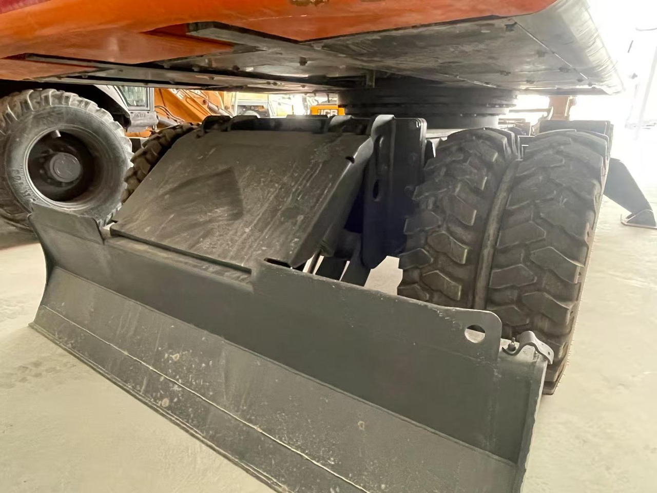 DOOSAN DX210 - Escavadeira de rodas: foto 5 DOOSAN DX210 - Escavadeira de rodas: foto 5