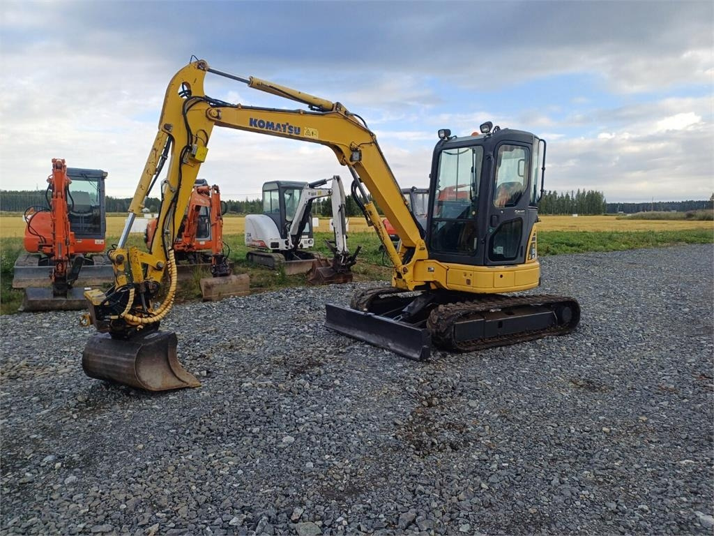 Komatsu pc50mr-2 Engcon pyörittäjällä - Mini escavadeira: foto 1 Komatsu pc50mr-2 Engcon pyörittäjällä - Mini escavadeira: foto 1