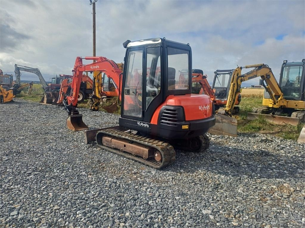 Kubota Kx121-2 Kallistuvalla s40 liittimellä - Mini escavadeira: foto 3 Kubota Kx121-2 Kallistuvalla s40 liittimellä - Mini escavadeira: foto 3
