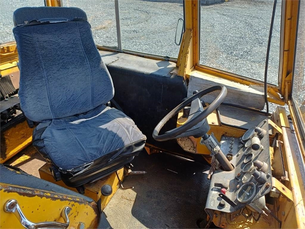 Retroescavadeira Massey Ferguson 50B traktorikaivuri: foto 11 Retroescavadeira Massey Ferguson 50B traktorikaivuri: foto 11