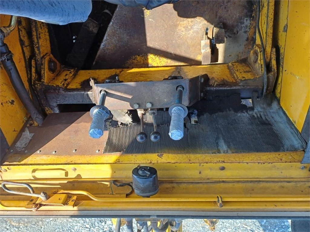 Retroescavadeira Massey Ferguson 50B traktorikaivuri: foto 12 Retroescavadeira Massey Ferguson 50B traktorikaivuri: foto 12