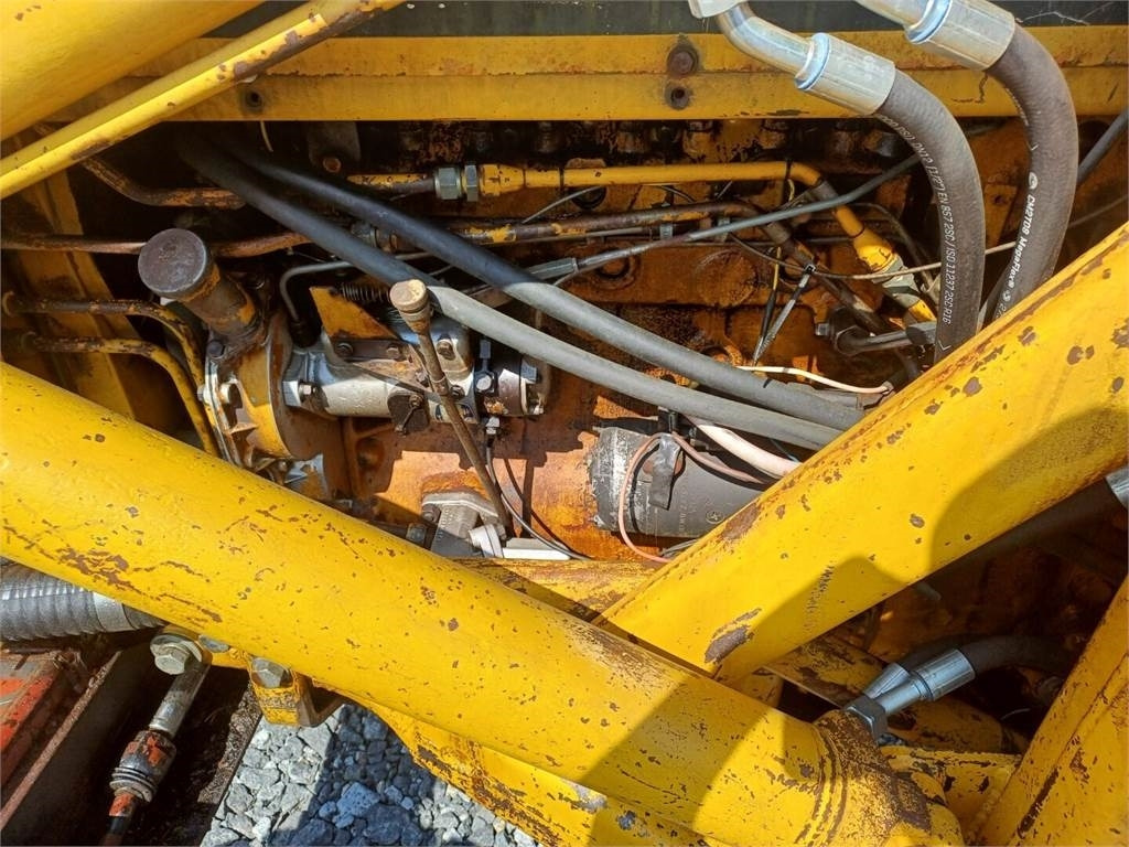 Retroescavadeira Massey Ferguson 50B traktorikaivuri: foto 10 Retroescavadeira Massey Ferguson 50B traktorikaivuri: foto 10