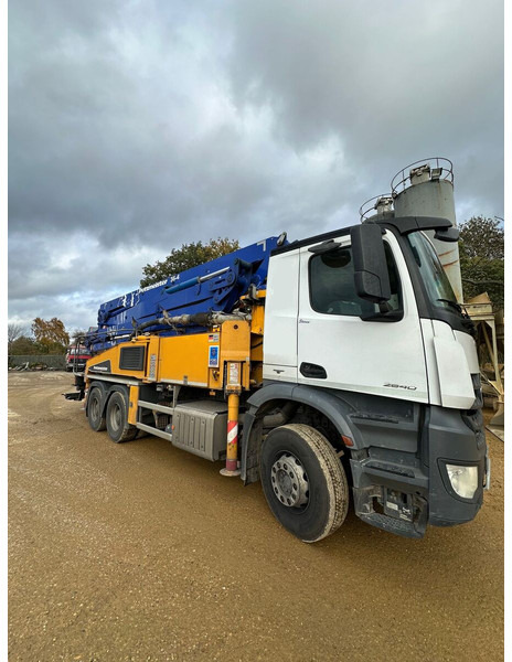 Mercedes-Benz Actros - Bomba de betão estacionária: foto 2 Mercedes-Benz Actros - Bomba de betão estacionária: foto 2