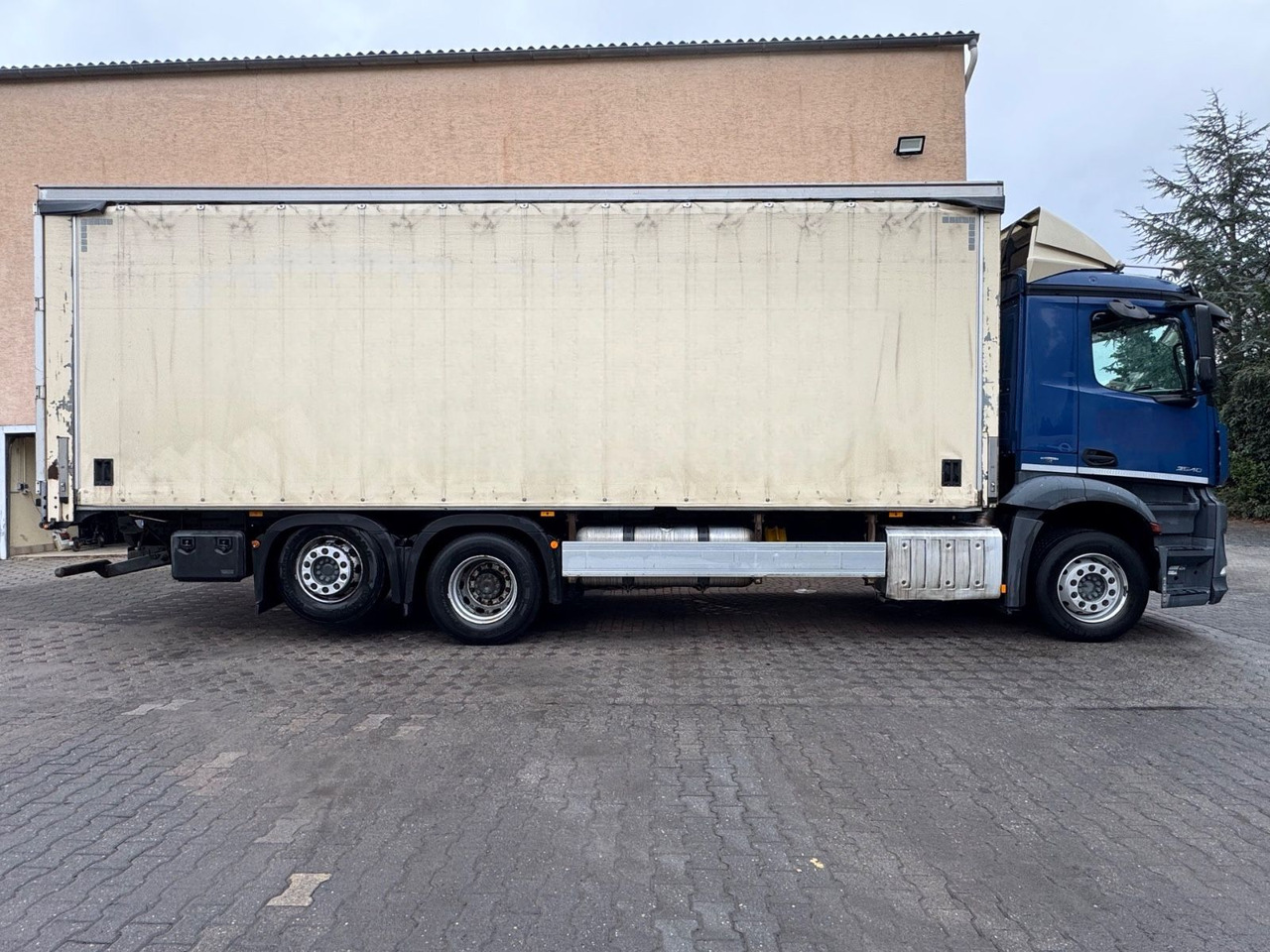 Mercedes-Benz 2548/Lenk-Lift/Retarder/Top-Zustand - Caminhão com lona: foto 3 Mercedes-Benz 2548/Lenk-Lift/Retarder/Top-Zustand - Caminhão com lona: foto 3