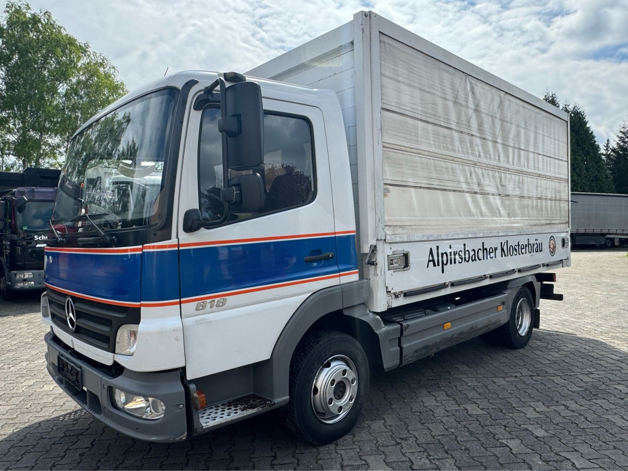 Mercedes-Benz Atego 818/Roll-Plane/Tüv-Neu/1xAHK-Maul/ - Caminhão transporte de bebidas: foto 2 Mercedes-Benz Atego 818/Roll-Plane/Tüv-Neu/1xAHK-Maul/ - Caminhão transporte de bebidas: foto 2