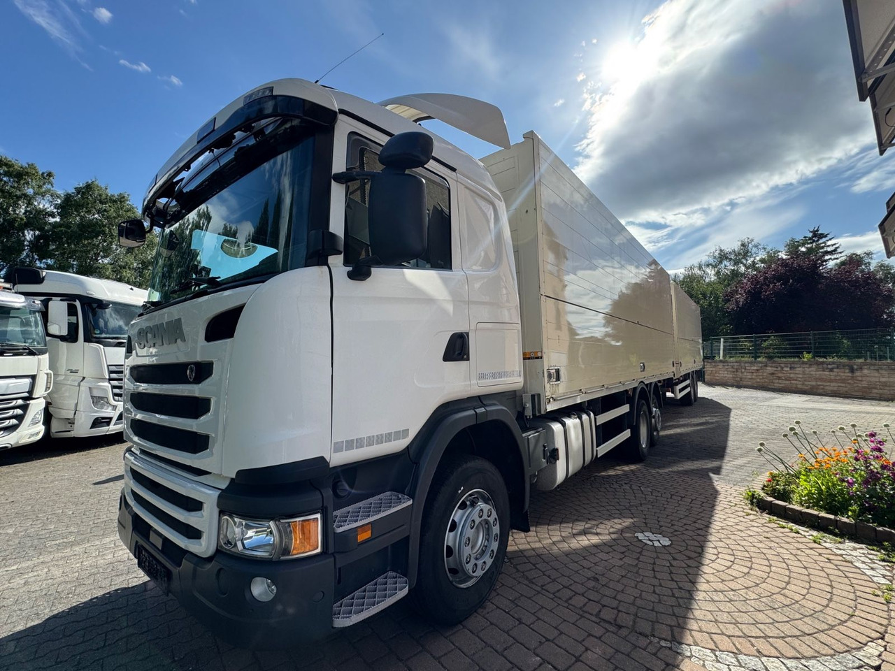 Scania G410/Lenk-Lift/2xLBW/inkl. Anhänger/Tüv-neu - Caminhão transporte de bebidas: foto 2 Scania G410/Lenk-Lift/2xLBW/inkl. Anhänger/Tüv-neu - Caminhão transporte de bebidas: foto 2