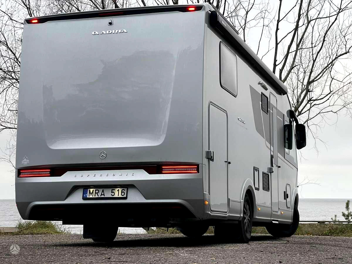 Adria Super Sonic 780 SL - Autocaravana integral: foto 2 Adria Super Sonic 780 SL - Autocaravana integral: foto 2
