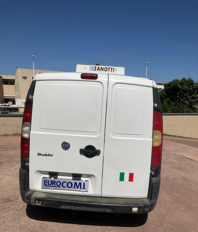 DOBLO' CON COIBENTAZIONE E GRUPPO FRIGO - Carrinha frigorífica: foto 4 DOBLO' CON COIBENTAZIONE E GRUPPO FRIGO - Carrinha frigorífica: foto 4