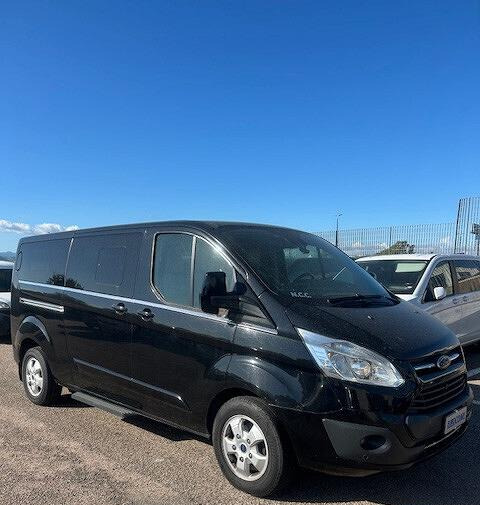 Ford Tourneo Custom Tourneo Custom 310 2.0 TDCi 17 - Automóvel: foto 5 Ford Tourneo Custom Tourneo Custom 310 2.0 TDCi 17 - Automóvel: foto 5