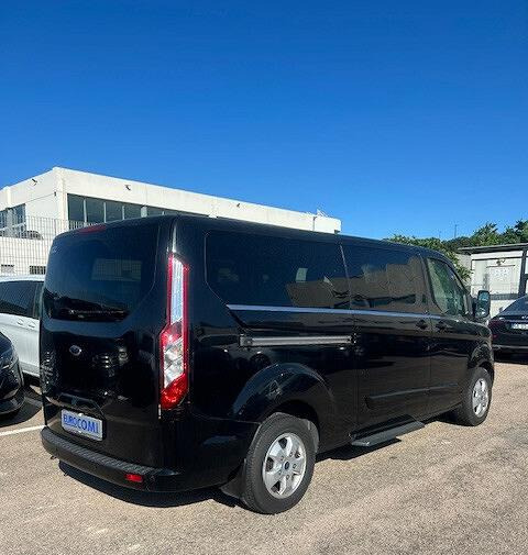 Ford Tourneo Custom Tourneo Custom 310 2.0 TDCi 17 - Automóvel: foto 4 Ford Tourneo Custom Tourneo Custom 310 2.0 TDCi 17 - Automóvel: foto 4
