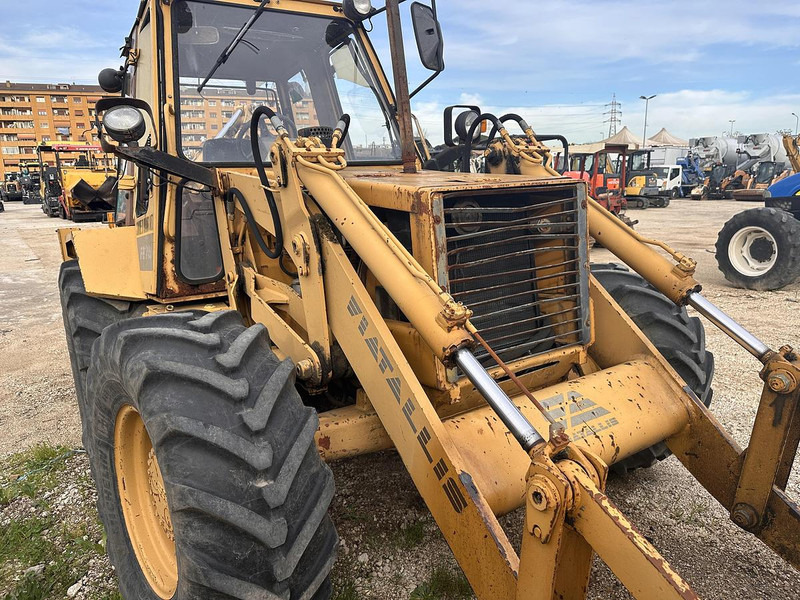 Fiat ALLIS BH4.5 - Retroescavadeira: foto 3 Fiat ALLIS BH4.5 - Retroescavadeira: foto 3