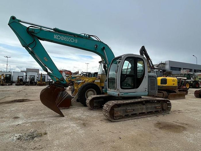 Kobelco SK135SR - Escavadeira: foto 1 Kobelco SK135SR - Escavadeira: foto 1