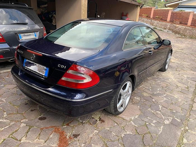 Mercedes-Benz CLK270CDI - Máquina de construção: foto 3 Mercedes-Benz CLK270CDI - Máquina de construção: foto 3