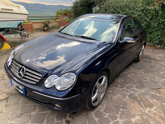 Mercedes-Benz CLK270CDI - Máquina de construção: foto 1 Mercedes-Benz CLK270CDI - Máquina de construção: foto 1