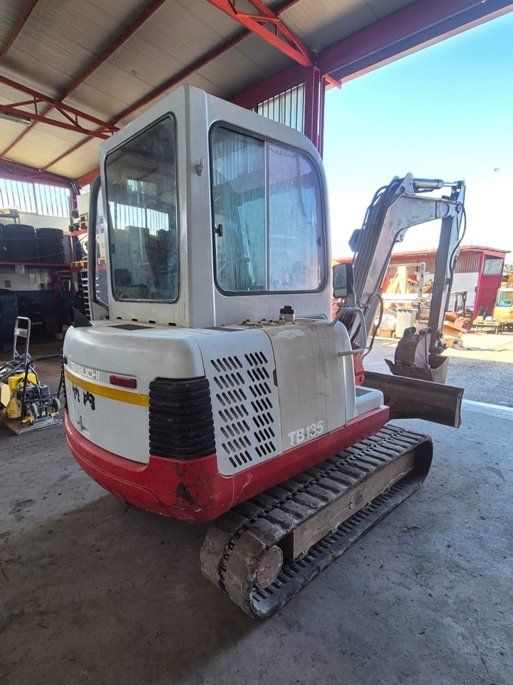 TAKEUCHI TB135 - Mini escavadeira: foto 2 TAKEUCHI TB135 - Mini escavadeira: foto 2
