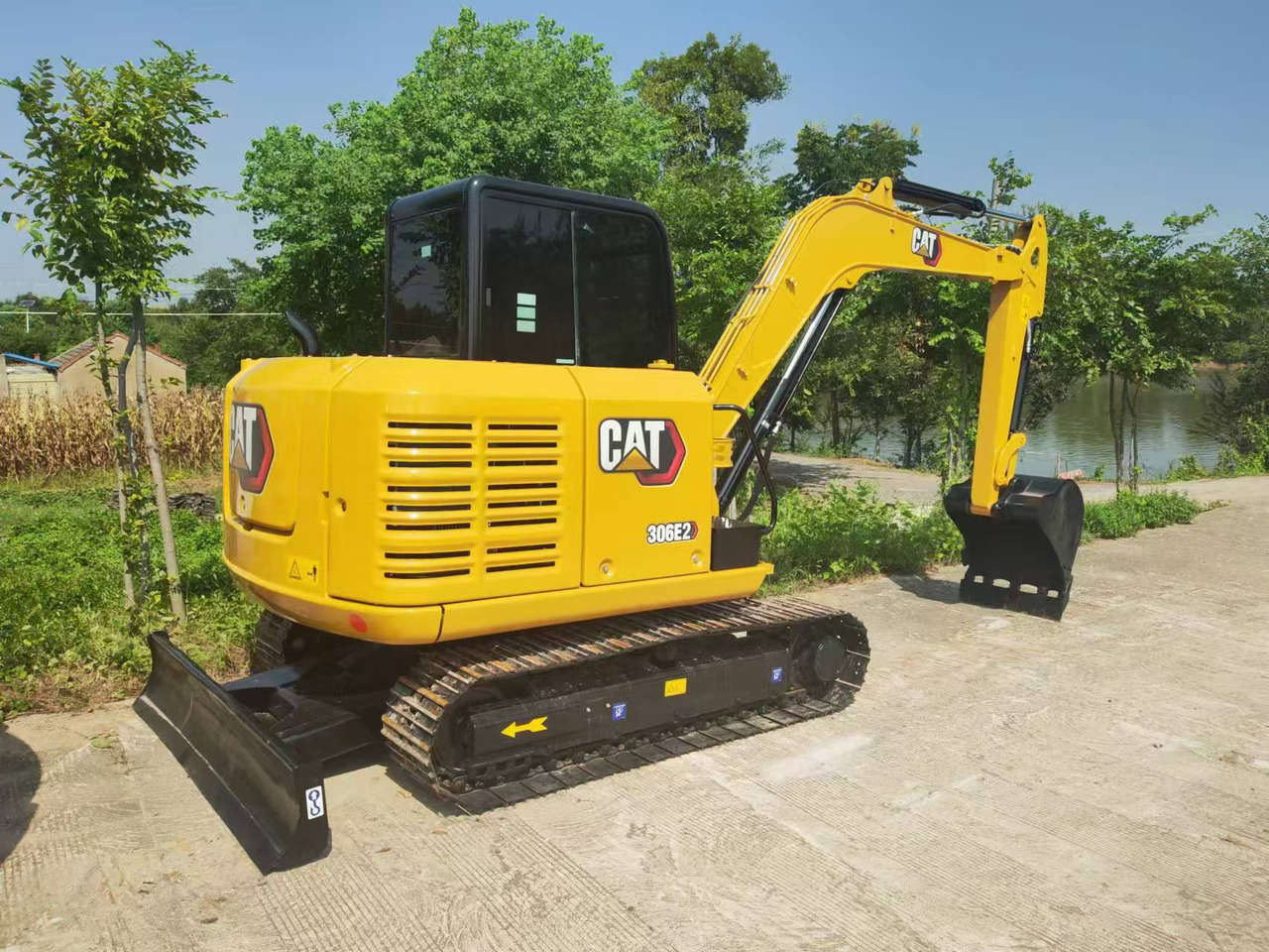 CATERPILLAR 306E2 - Escavadora de rastos: foto 1 CATERPILLAR 306E2 - Escavadora de rastos: foto 1