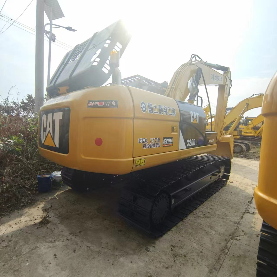 Escavadora de rastos CATERPILLAR 320D2L: foto 7