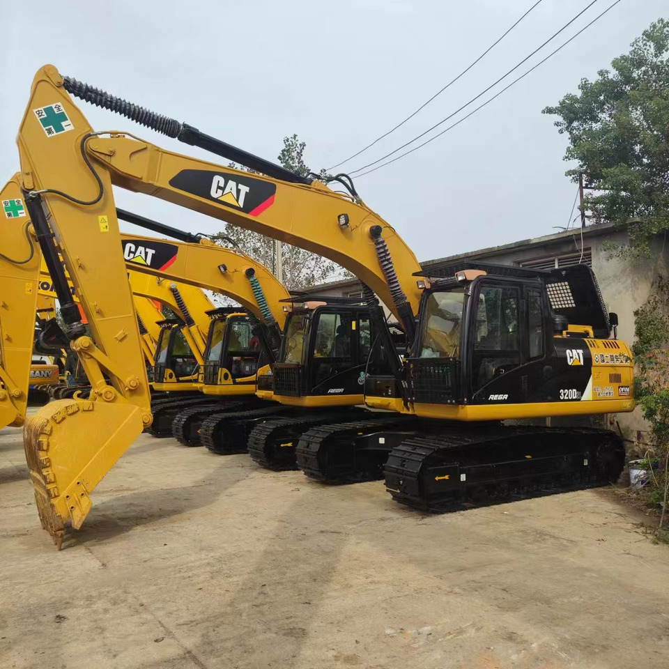 CATERPILLAR 320D2L - Escavadora de rastos: foto 1 CATERPILLAR 320D2L - Escavadora de rastos: foto 1