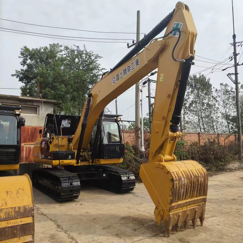 CATERPILLAR 320D2L - Escavadora de rastos: foto 2 CATERPILLAR 320D2L - Escavadora de rastos: foto 2