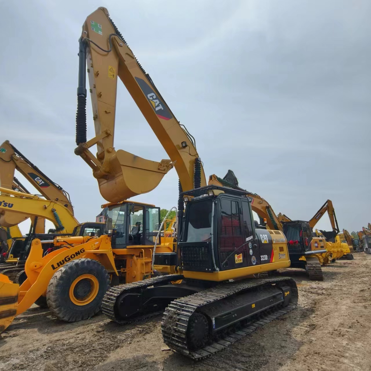 CATERPILLAR 323 - Escavadora de rastos: foto 4 CATERPILLAR 323 - Escavadora de rastos: foto 4