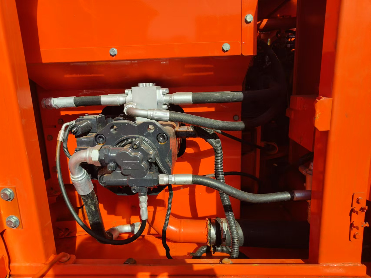 Escavadeira DOOSAN DX150: foto 8