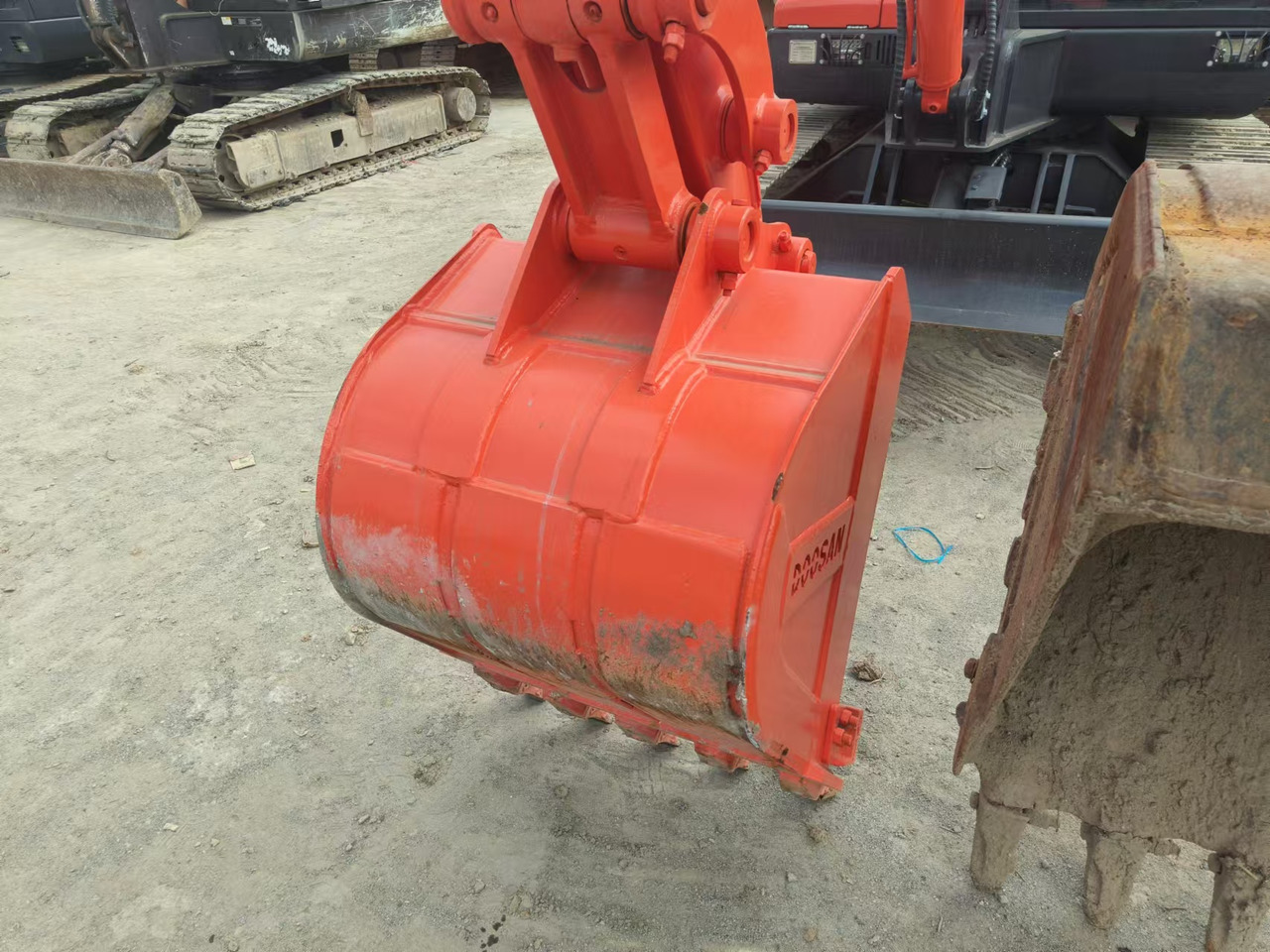 DOOSAN DX60 - Escavadeira: foto 5 DOOSAN DX60 - Escavadeira: foto 5