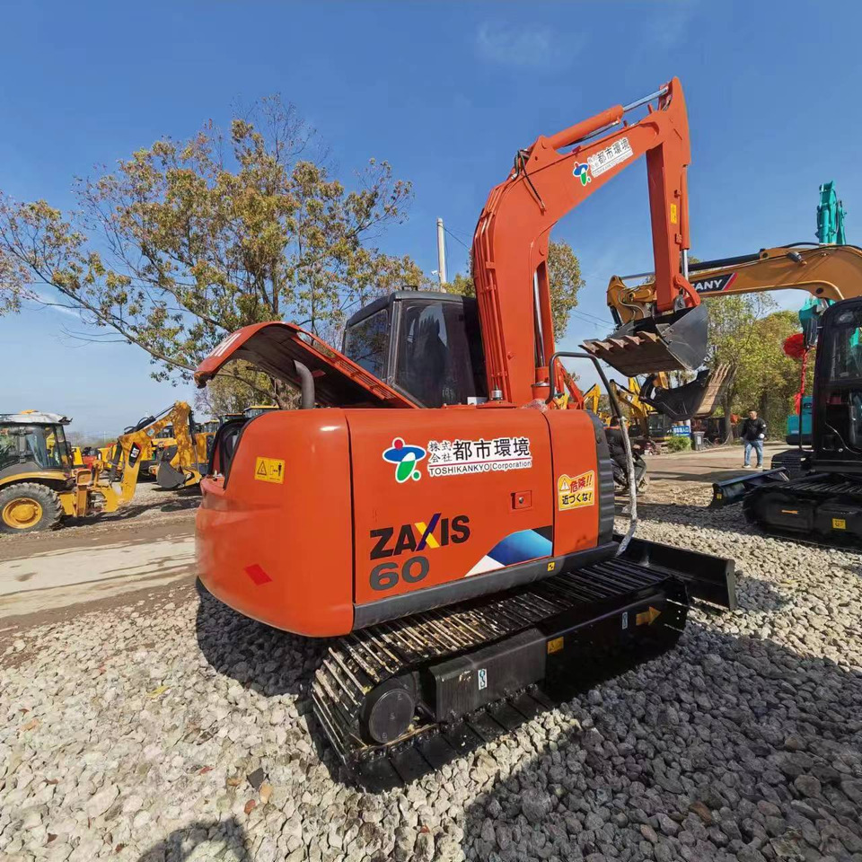 HITACHI ZX60 - Mini escavadeira: foto 1 HITACHI ZX60 - Mini escavadeira: foto 1