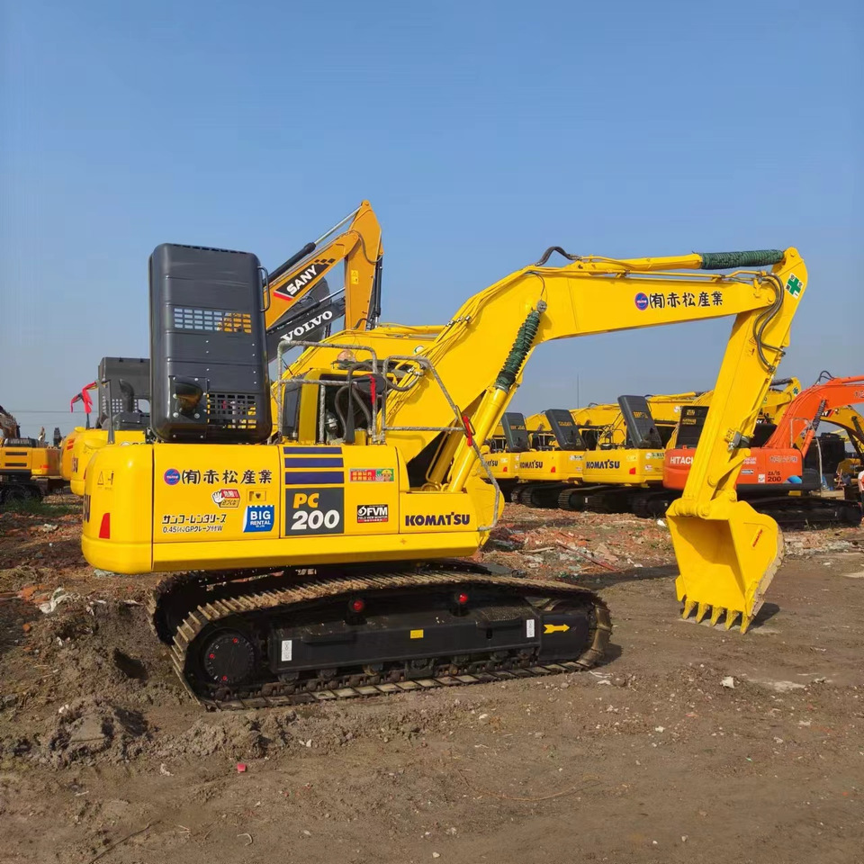 KOMATSU PC200 - Escavadora de rastos: foto 2 KOMATSU PC200 - Escavadora de rastos: foto 2