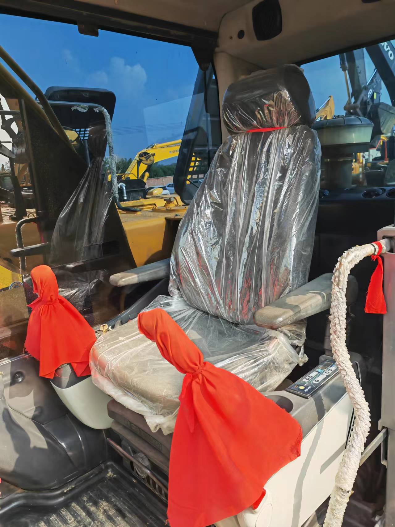 Escavadora de rastos KOMATSU PC200: foto 11