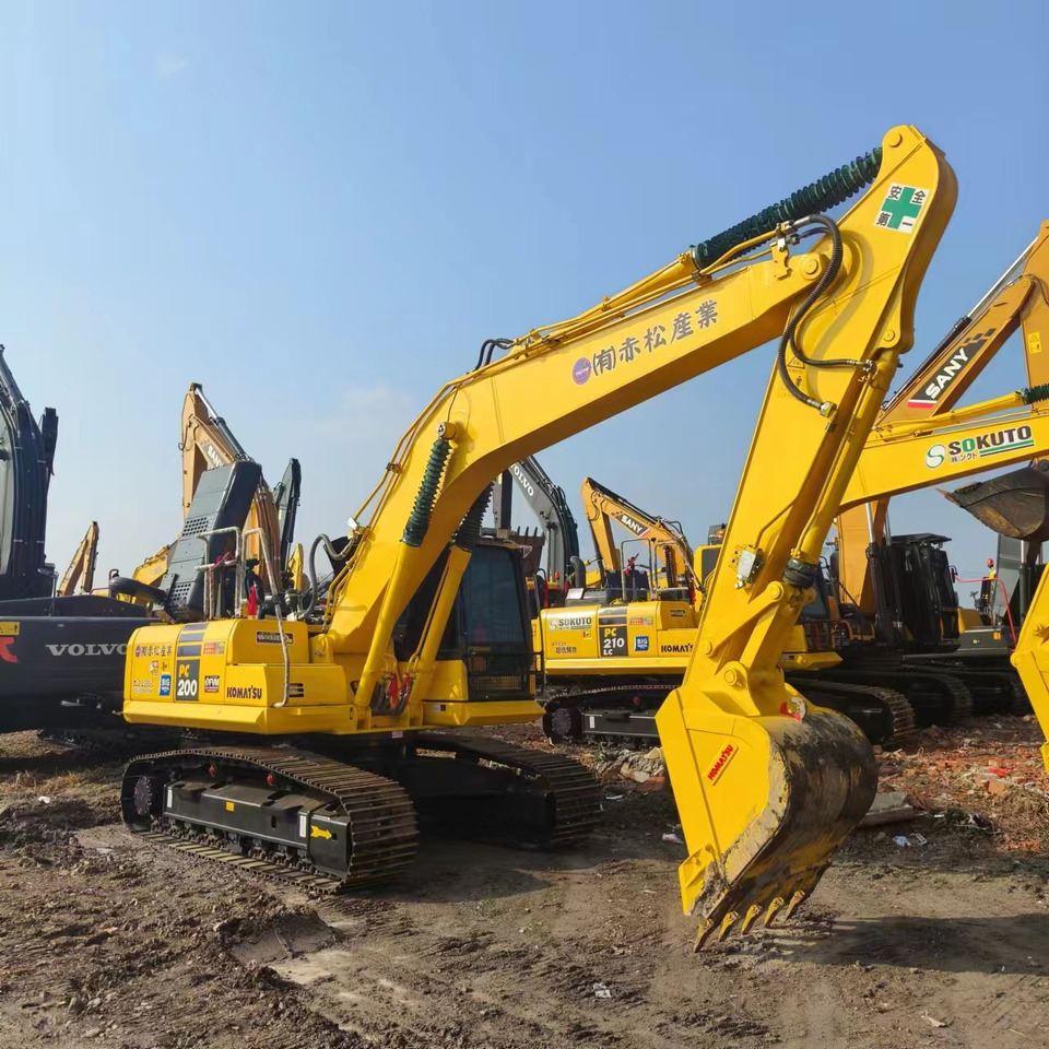 Escavadora de rastos KOMATSU PC200: foto 6