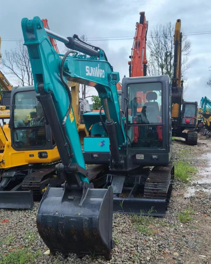 SUNWARD SWE 60E - Mini escavadeira: foto 2 SUNWARD SWE 60E - Mini escavadeira: foto 2