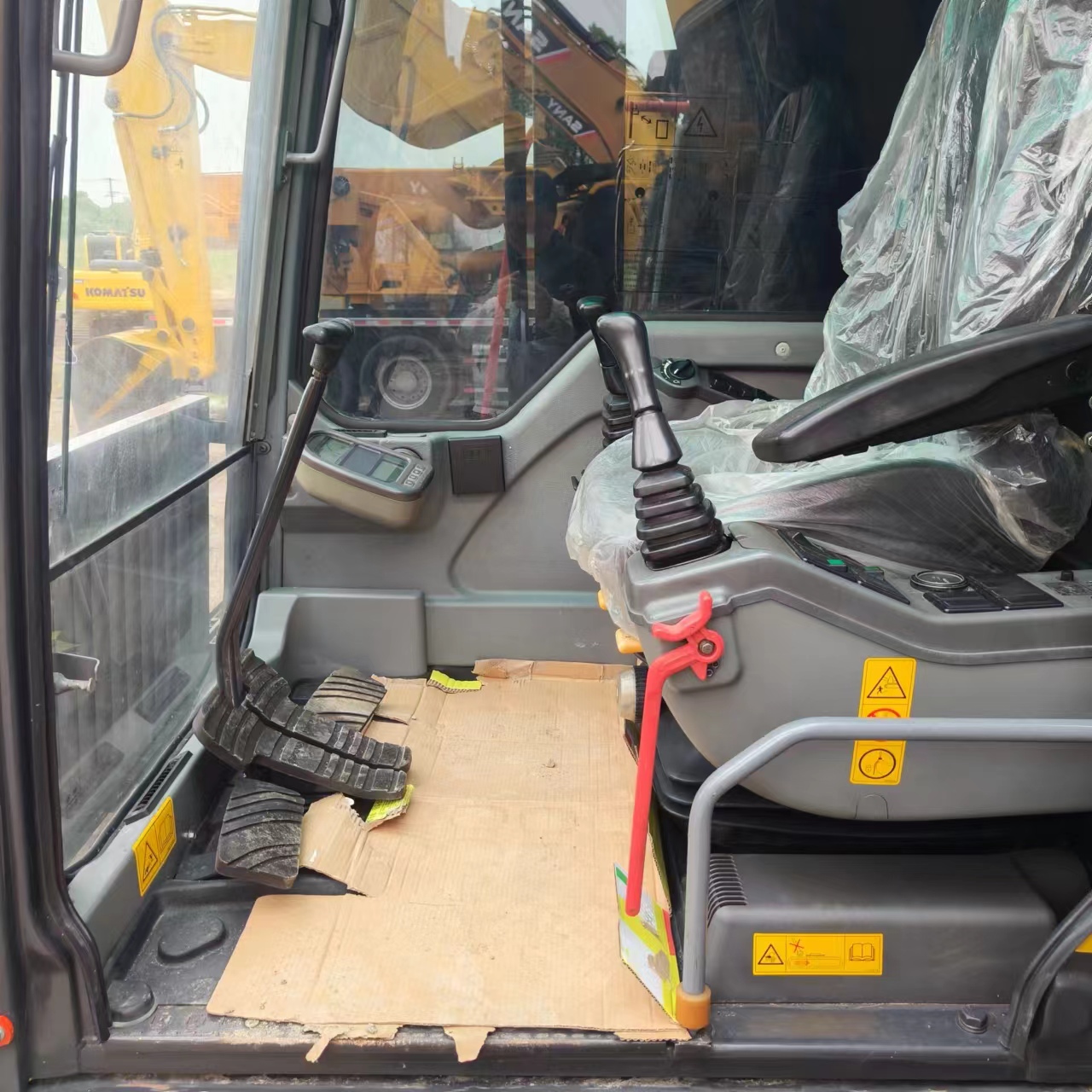 Escavadora de rastos VOLVO EC300: foto 11