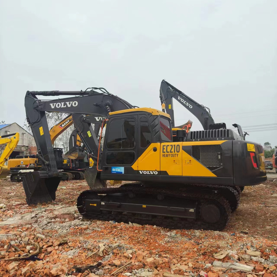 Volvo EC210 - Escavadora de rastos: foto 1 Volvo EC210 - Escavadora de rastos: foto 1