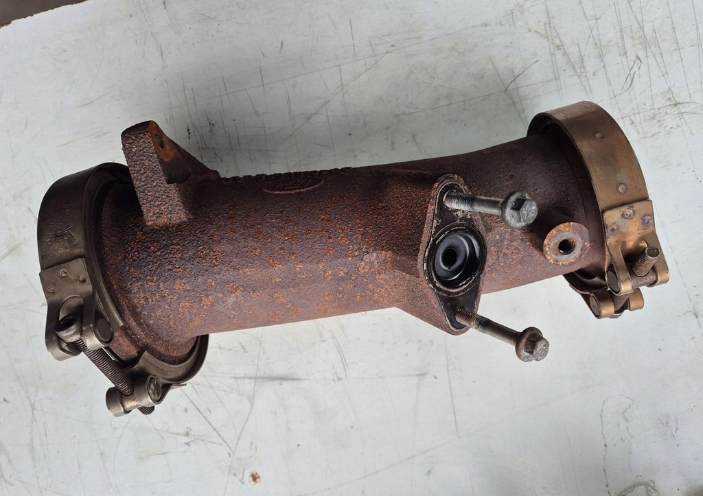 FORD RURA WYDECHOWA TURBINY ŁĄCZNIK FORD F-MAX TRUCKS GC46-6L656-AD EURO 6 - Motor e peças de Caminhão: foto 2 FORD RURA WYDECHOWA TURBINY ŁĄCZNIK FORD F-MAX TRUCKS GC46-6L656-AD EURO 6 - Motor e peças de Caminhão: foto 2