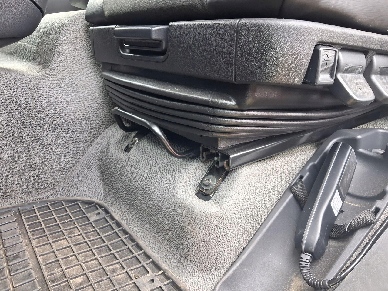 FOTEL KIEROWCY RENAULT GAMA D - Banco de Caminhão: foto 3 FOTEL KIEROWCY RENAULT GAMA D - Banco de Caminhão: foto 3