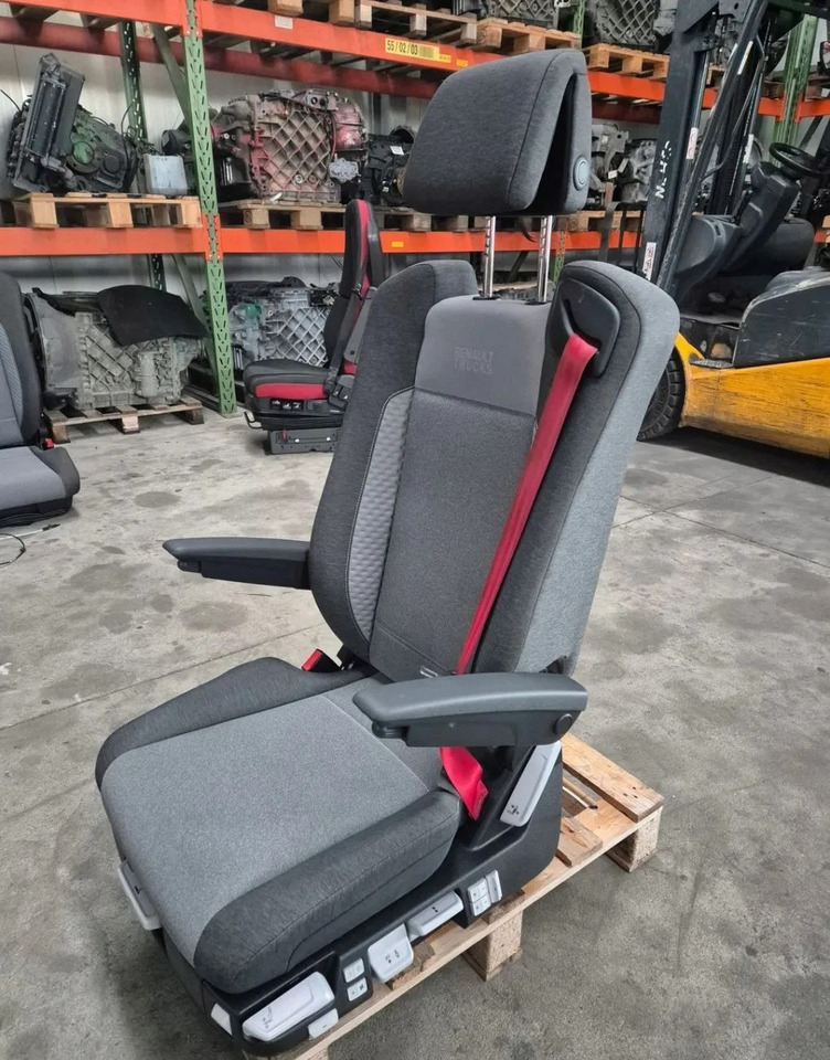 FOTEL PNEUMATYCZY SIEDZENIE KIEROWCY RENAULT RANGE GAMA T C K EVO LIFT - Banco: foto 1 FOTEL PNEUMATYCZY SIEDZENIE KIEROWCY RENAULT RANGE GAMA T C K EVO LIFT - Banco: foto 1