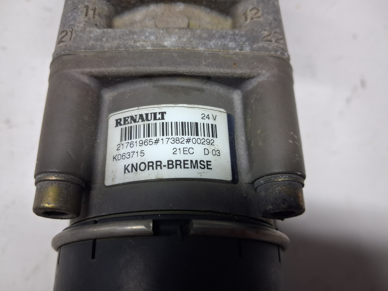 KNORR-BREMSE ZAWÓR GŁÓWNY POD PEDAŁ HAMULCA VOLVO FL EURO 6 RENAULT GAMA D - Peças de freio de Caminhão: foto 3 KNORR-BREMSE ZAWÓR GŁÓWNY POD PEDAŁ HAMULCA VOLVO FL EURO 6 RENAULT GAMA D - Peças de freio de Caminhão: foto 3