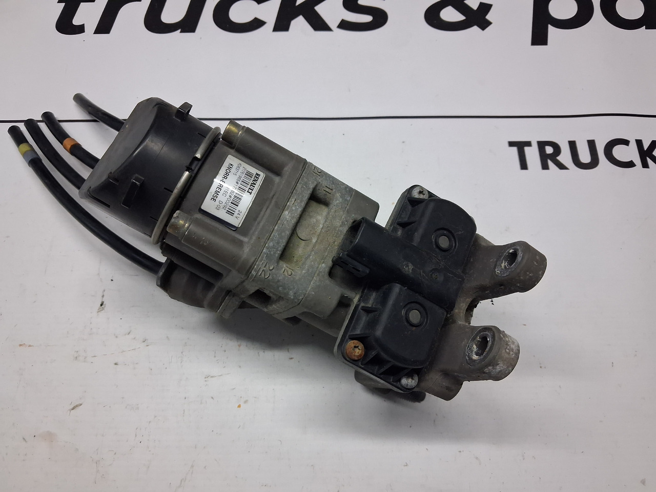 KNORR-BREMSE ZAWÓR GŁÓWNY POD PEDAŁ HAMULCA VOLVO FL EURO 6 RENAULT GAMA D - Peças de freio de Caminhão: foto 2 KNORR-BREMSE ZAWÓR GŁÓWNY POD PEDAŁ HAMULCA VOLVO FL EURO 6 RENAULT GAMA D - Peças de freio de Caminhão: foto 2