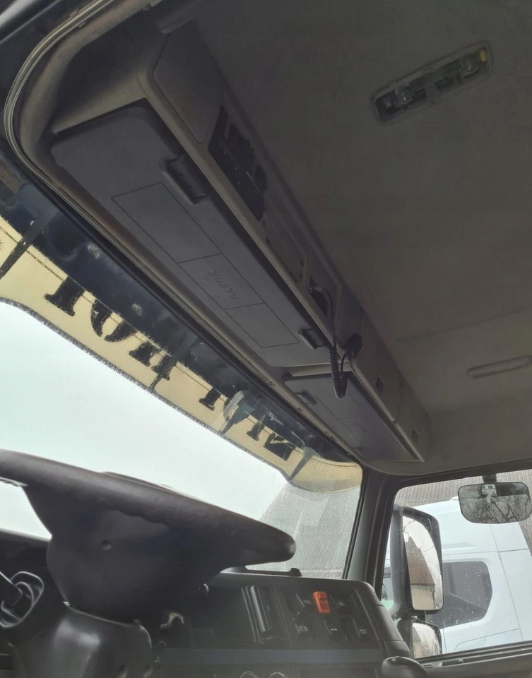 Cabine KOMPLETNA NISKA KRÓTKA DZIENNA VOLVO FM 13: foto 9