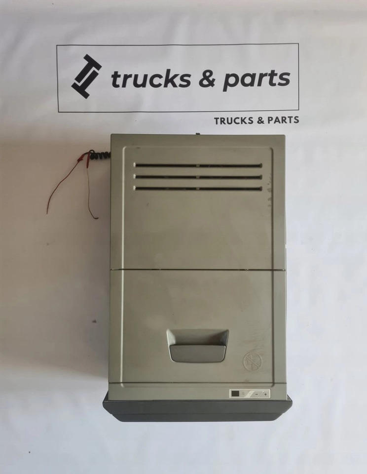 LODÓWKA CHŁODZIARKA VOLVO FH 13 LIFT  - Cabine e interior: foto 1 LODÓWKA CHŁODZIARKA VOLVO FH 13 LIFT  - Cabine e interior: foto 1