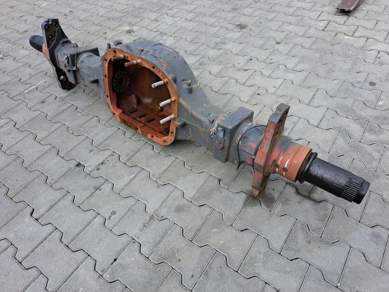 RENAULT OBUDOWA MOSTU POCHWA RENAULT KERAX LANDER RS1370HV 6x4 8x4 4x2 - Eixo traseiro de Caminhão: foto 1 RENAULT OBUDOWA MOSTU POCHWA RENAULT KERAX LANDER RS1370HV 6x4 8x4 4x2 - Eixo traseiro de Caminhão: foto 1