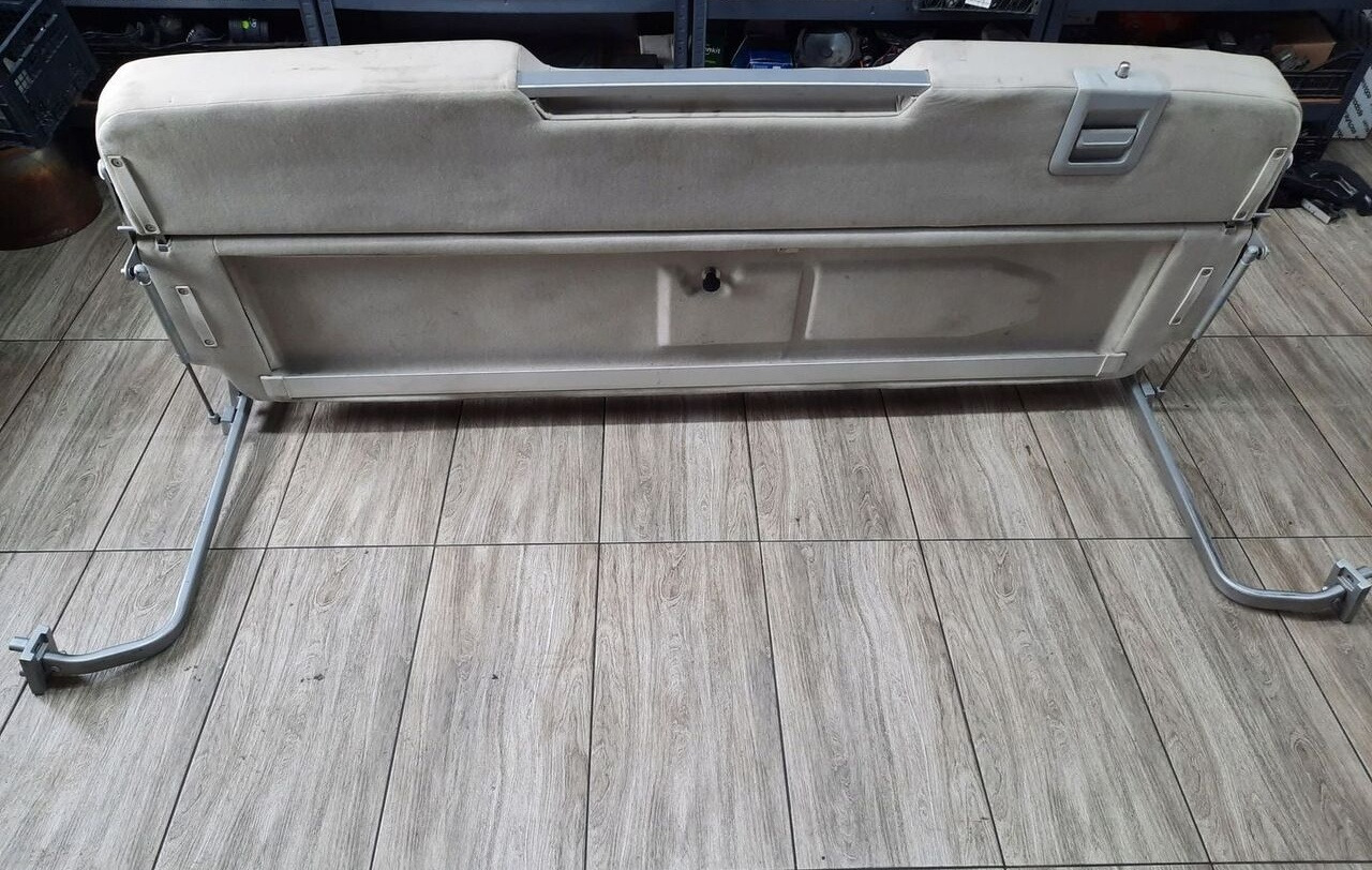 Renault ŁÓŻKO GÓRNE LEŻANKA RENAULT GAMA T RANGE - Banco de Caminhão: foto 2 Renault ŁÓŻKO GÓRNE LEŻANKA RENAULT GAMA T RANGE - Banco de Caminhão: foto 2