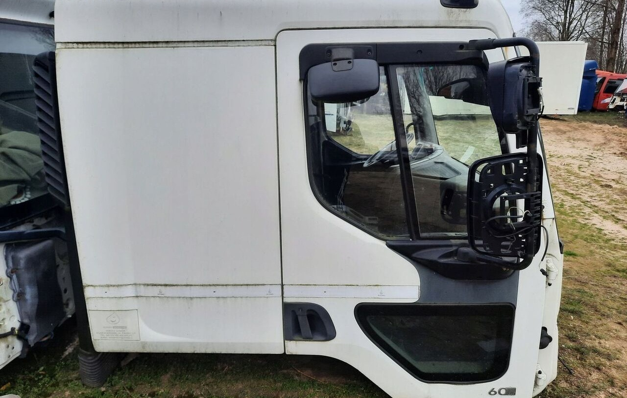 Renault PREMIUM 460 DXI - Cabine de Caminhão: foto 1 Renault PREMIUM 460 DXI - Cabine de Caminhão: foto 1