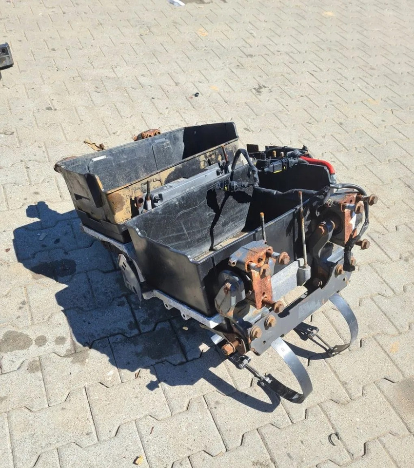SKRZYNKA AKUMULATORÓW - TYŁ - Bateria automotiva: foto 4 SKRZYNKA AKUMULATORÓW - TYŁ - Bateria automotiva: foto 4