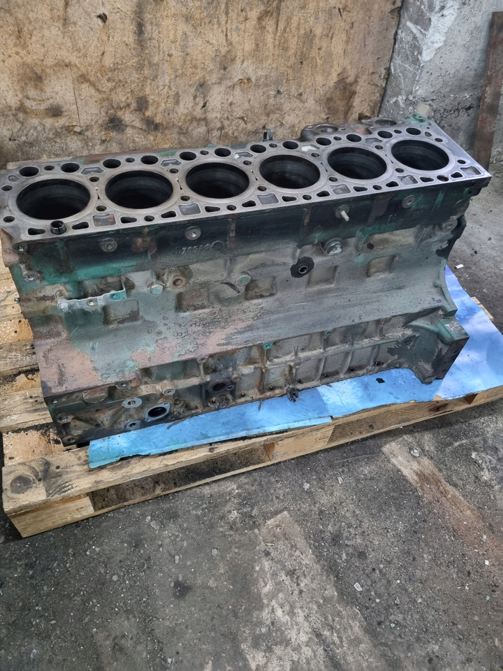 VOLVO BLOK SILNIKA GOŁY SŁUPEK VOLVO FL FE RENAULT PREMIUM MIDLUM DXI 7 D7F - Bloco do motor de Caminhão: foto 1 VOLVO BLOK SILNIKA GOŁY SŁUPEK VOLVO FL FE RENAULT PREMIUM MIDLUM DXI 7 D7F - Bloco do motor de Caminhão: foto 1