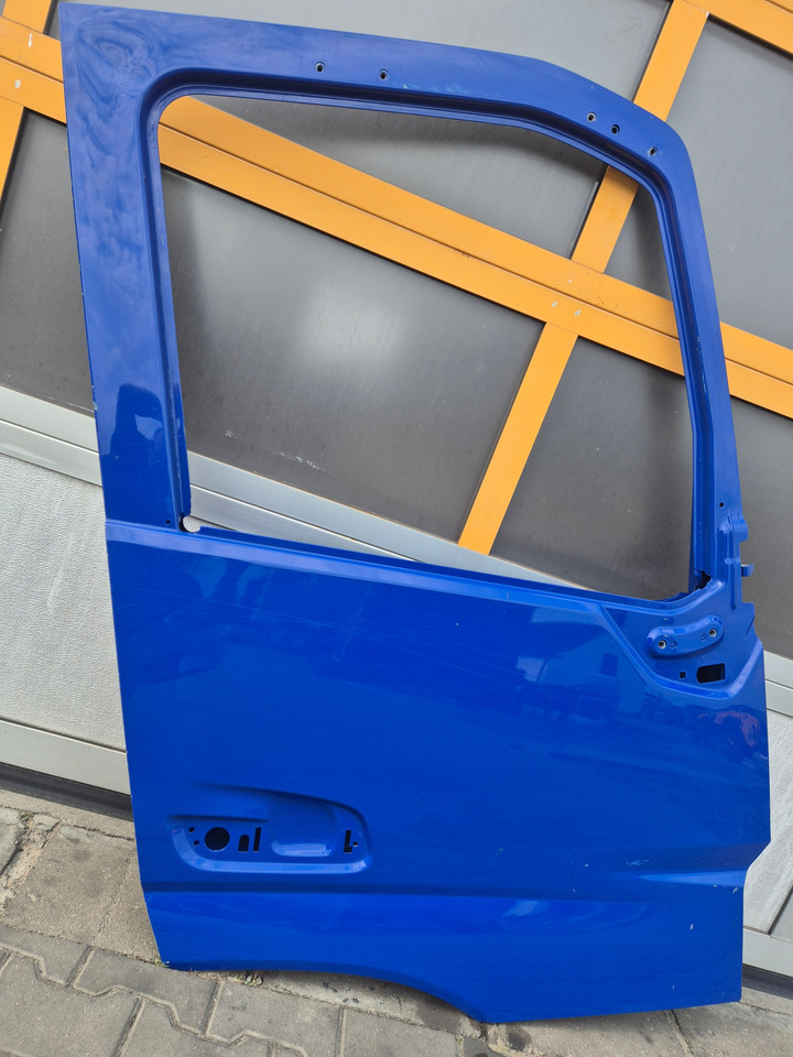 VOLVO DRZWI GOŁE PRAWE VOLVO FM 5 FMX 5 - Porta e peças de Caminhão: foto 3 VOLVO DRZWI GOŁE PRAWE VOLVO FM 5 FMX 5 - Porta e peças de Caminhão: foto 3