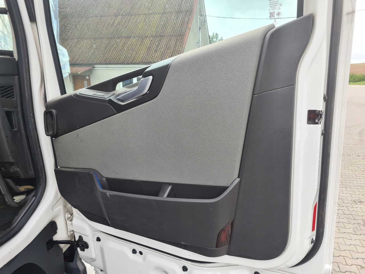 VOLVO DRZWI KOMPLETNE PRAWE VOLVO FH 5 ORYGINAŁ 1103 - Porta e peças: foto 4 VOLVO DRZWI KOMPLETNE PRAWE VOLVO FH 5 ORYGINAŁ 1103 - Porta e peças: foto 4