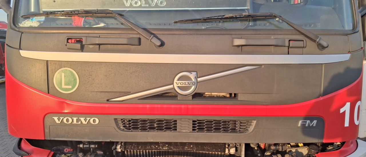 VOLVO MASKA KOMPLETNA GÓRNA ATRAPA KABINY VOLVO FM 4 FMX EURO 6 - Capô de Caminhão: foto 1 VOLVO MASKA KOMPLETNA GÓRNA ATRAPA KABINY VOLVO FM 4 FMX EURO 6 - Capô de Caminhão: foto 1