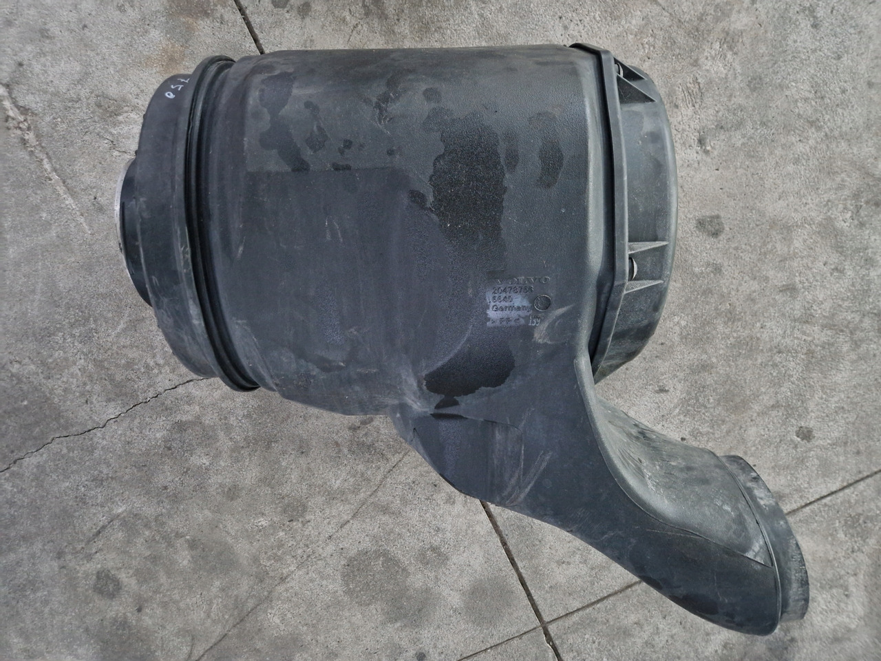 VOLVO OBUDOWA FILTRA POWIETRZA VOLVO FH 16 EURO 6 - Filtro de ar de Caminhão: foto 1 VOLVO OBUDOWA FILTRA POWIETRZA VOLVO FH 16 EURO 6 - Filtro de ar de Caminhão: foto 1