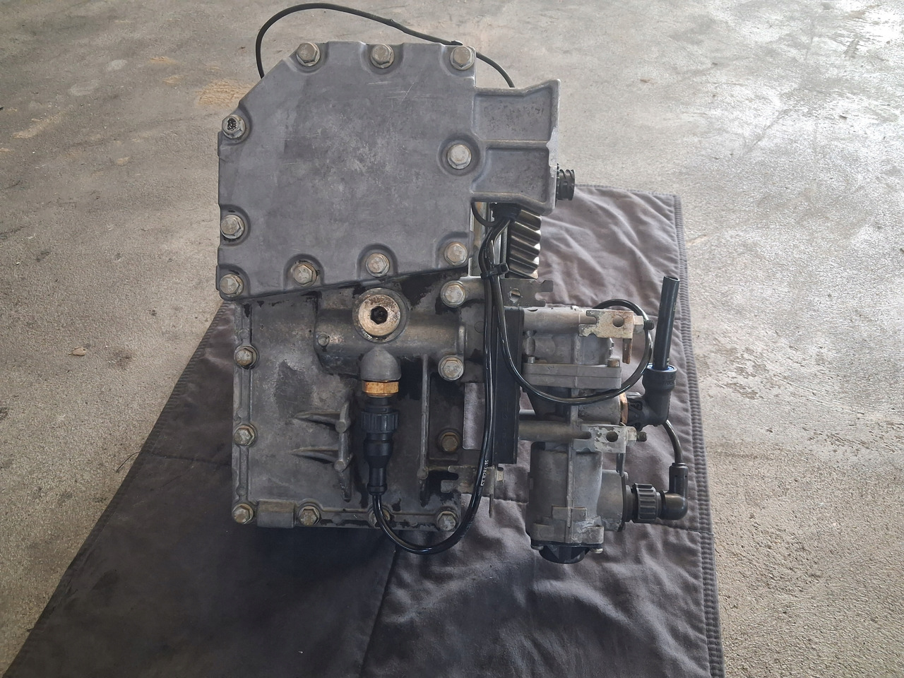 VOLVO RETARDER INTARDER SKRZYNI BIEGÓW I-SHIFT VOLVO FH FM 4 5 RENAULT GAMA T - Caixas de velocidade e peças: foto 3 VOLVO RETARDER INTARDER SKRZYNI BIEGÓW I-SHIFT VOLVO FH FM 4 5 RENAULT GAMA T - Caixas de velocidade e peças: foto 3